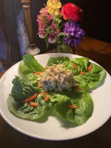 Carsons Bistro elegant dining with flowers